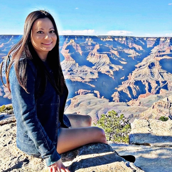 Meet your Posher, Michelle - Picture 1 of 1